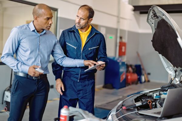 Diversity-adult-mechanic